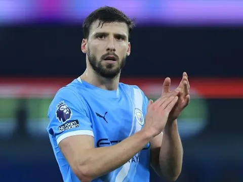 Ruben Dias đón sinh nhật bên Maya Jama