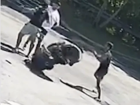 Bê bối ẩu đả tại Karate Combat: Chủ tịch Asim Zaidi 'đáng bị chôn vùi' hay nạn nhân của hoàn cảnh?