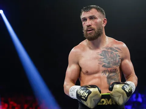 Vasiliy Lomachenko tái xuất: Mãn hạn hợp đồng Top Rank và những kịch bản siêu kinh điển