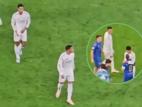 Được Mbappe kiến tạo, Bellingham vẫn tỏ thái độ lạnh nhạt
