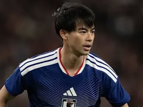 CHÍNH THỨC: Kaoru Mitoma lỡ hẹn World Cup 2026