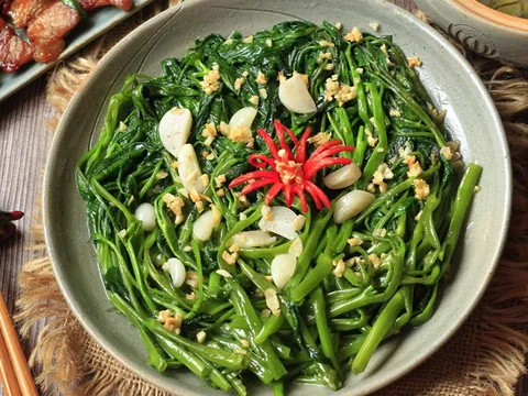 Người bị 4 bệnh này không nên ăn rau muống