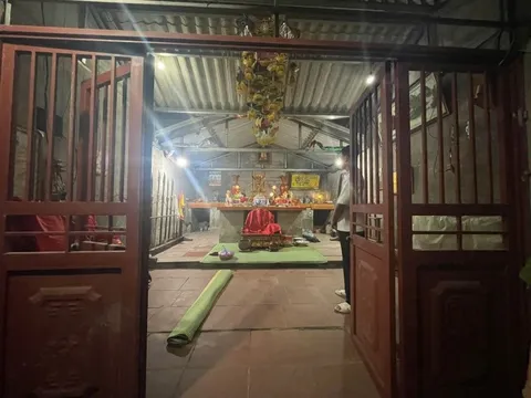 Thiếu nữ 18 tuổi tố bị thầy bói lừa xâm hại tại điện thờ gây phẫn nộ