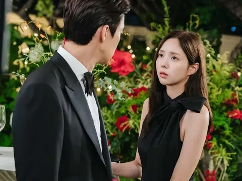 Mừng rỡ vì ông xã đưa gấp đôi tiền mỗi tháng, tôi tưởng chồng “phất lên” cho đến khi cùng anh đi dự tiệc
