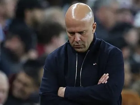 Arne Slot chỉ rõ thời điểm Liverpool sụp đổ trước Aston Villa