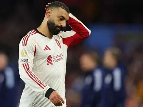 Cú ngã ở Villa Park nói gì về Liverpool?
