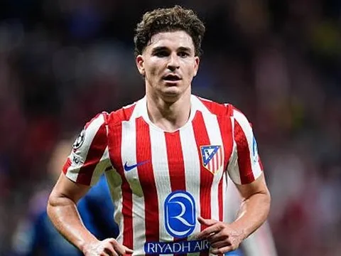 Tin đồn chuyển nhượng tối 16/5: Arsenal săn Alvarez; Man City tranh Valverde