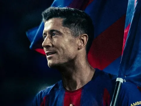 Lewandowski chính thức tuyên bố rời Barca