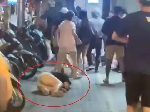 Hà Nội: Xôn xao vụ 2 nhóm thanh niên ẩu đả khiến cô gái gục trên vỉa hè phố Huế, công an vào cuộc