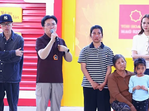 MC Đại Nghĩa, Phí Phương Anh bật khóc trước cảnh hai bé gái nhớ người mẹ đã bỏ đi