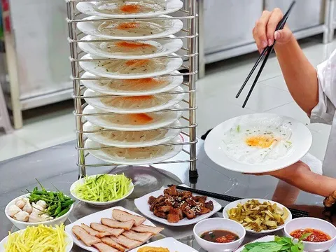 Món ăn “tốn đĩa” nhất Việt Nam: Đặc sản Ban Mê khách cuốn vài chục mới đã cơn thèm, chủ quán đếm đĩa tính tiền