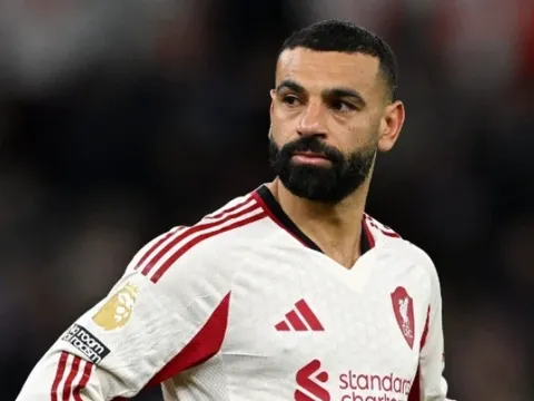 Gerrard giải mã thông điệp của Salah nhắm vào Arne Slot