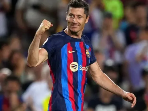 Vì sao Lewandowski xứng đáng là huyền thoại của Barcelona?