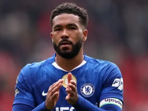 Reece James xin lỗi CĐV Chelsea sau trận thua Man City