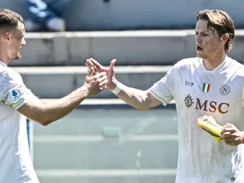 McTominay nổ súng, Napoli đánh bại Pisa