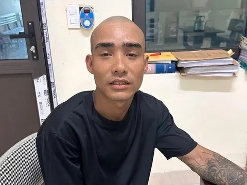 Danh tính người đàn ông livestream chửi mẹ ruột, dọa “tác động” gây phẫn nộ mạng xã hội