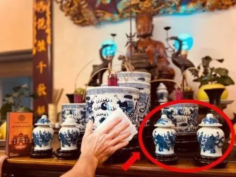 Đặt hũ gạo, hũ muối trên bàn thờ sai cách: Thiếu tôn nghiêm, dễ “mất lộc” gia chủ cần tránh