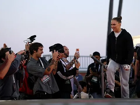 Thù lao sự kiện MVP Rousey vs Carano: Ba võ sĩ bỏ túi mức lương hàng triệu đô la