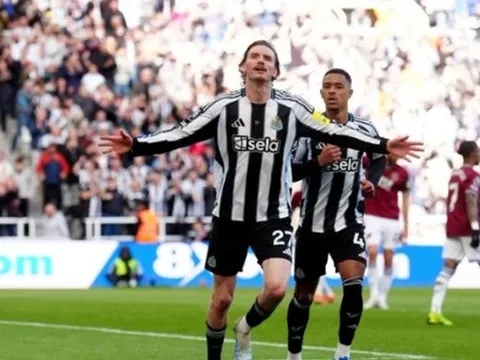 West Ham nín thở chờ Tottenham định đoạt số phận trụ hạng