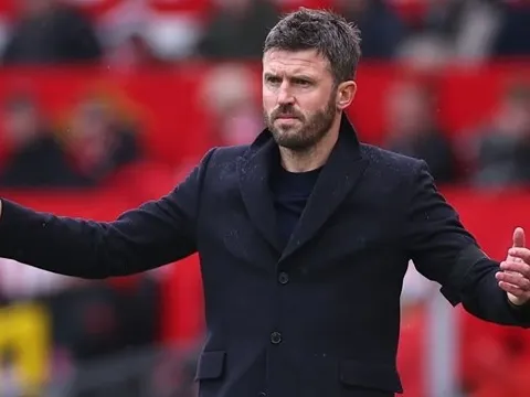 Michael Carrick giữ thái độ thận trọng về tương lai tại Old Trafford