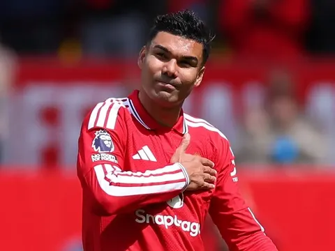 Quá xúc động, Casemiro hủy họp báo chia tay Quỷ đỏ