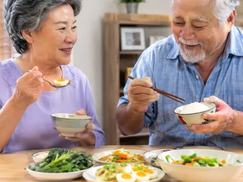 Nghiên cứu mới chỉ ra lợi ích khi người lớn tuổi ăn trứng đúng cách