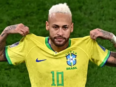 Vượt qua nghịch cảnh, Neymar đi vào lịch sử World Cup