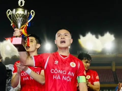 Vô địch V-League lần thứ 5, Quang Hải đi vào ngôi đền huyền thoại