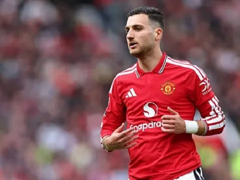 Mourinho muốn tái hợp Dalot ở Real Madrid