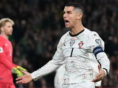 Cristiano Ronaldo lập kỷ lục dự 6 kỳ World Cup liên tiếp