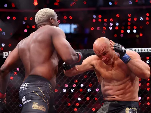 Án đình chỉ y tế sau sự kiện lịch sử MVP MMA: Junior dos Santos nghỉ vô thời hạn sau cú knock-out kinh hoàng