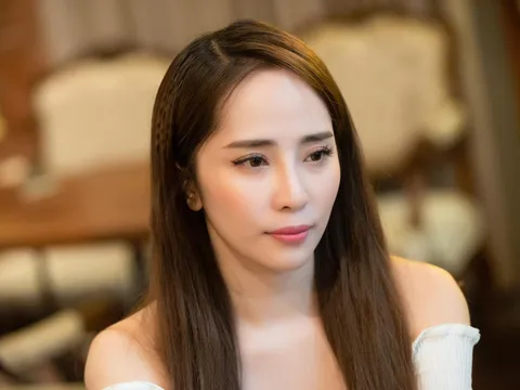 Quỳnh Nga đáp trả khi bị chê dùng app quá đà, gương mặt khác lạ