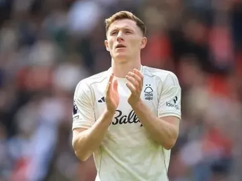 Scholes lo ngại MU hụt hơi trước Man City vụ Anderson