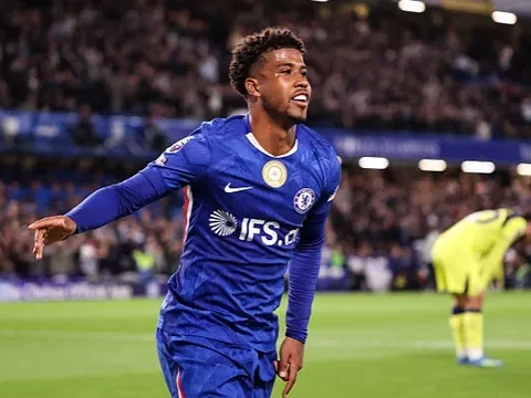 Chelsea lập kỷ lục thắng 39 trận trước Tottenham