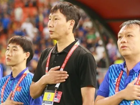 HLV Kim Sang-sik đau đầu vì lịch đá AFF Cup và ASEAN Cup