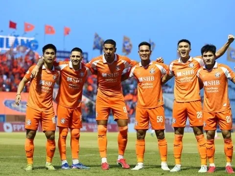 Đua vô địch nhạt nhòa, V-League trông chờ cuộc chiến sinh tồn