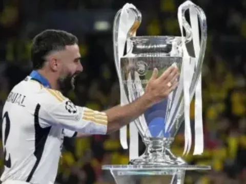 Đoạn kết buồn cho hậu vệ phải vĩ đại của Real Madrid