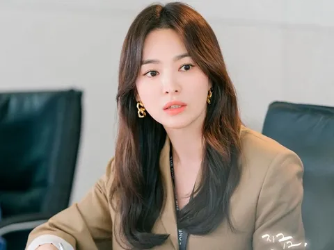 Song Hye Kyo giữ vẻ đẹp thanh lịch suốt nhiều năm nhờ 5 thói quen chăm da và ăn uống đơn giản