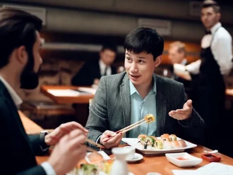 Thói quen trước và sau khi ăn nhiều người thực hiện, tưởng sạch nhưng gây hại vô cùng, có thể tổn thương phổi