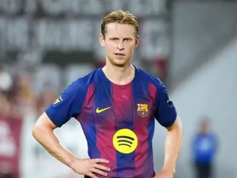 Frenkie de Jong tiết lộ từng bị Barcelona đề nghị ra đi