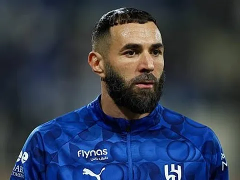 Benzema nghi dính chấn thương gân kheo, lỡ trận Al Fayha