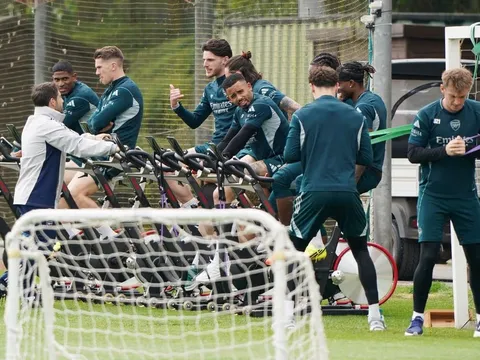 Arsenal vắng 5 ngôi sao trong buổi tập trước vòng cuối Ngoại hạng Anh