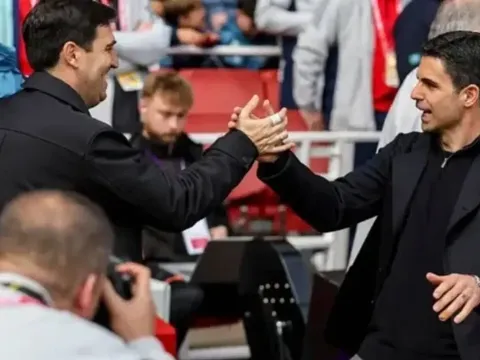 Arteta gọi điện cảm ơn Iraola vì giúp Arsenal vô địch