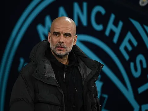 Hòn đá tảng Pep rời đi, công cuộc leo núi của Man Utd bắt đầu