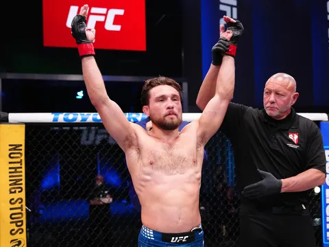 Đóng vai 'kẻ hủy diệt' chuỗi bất bại, Ethyn Ewing chạm trán Farid Basharat tại UFC Vegas 119