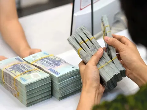Những lưu ý quan trọng về lãi suất và kỳ hạn khi vay tiền online