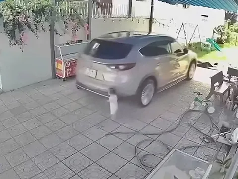 Vì sao cảm biến lùi không cứu được bé 15 tháng tuổi bị ô tô lùi cán tử vong?