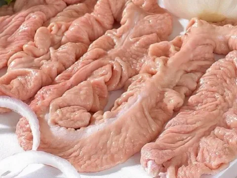 Rửa lòng già với muối mất vị món ăn, dùng 2 thứ này vừa sạch lại thơm không hôi tanh