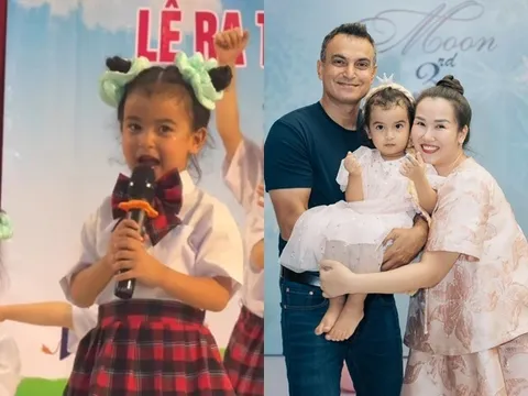 Con gái lai Ấn 5 tuổi của Võ Hạ Trâm dõng dạc nói tiếng Việt khi làm MC, chuẩn người nối nghiệp mẹ trên sân khấu