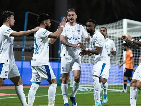 Thắng Al Fayha, Al Hilal vẫn ngậm ngùi với ngôi á quân